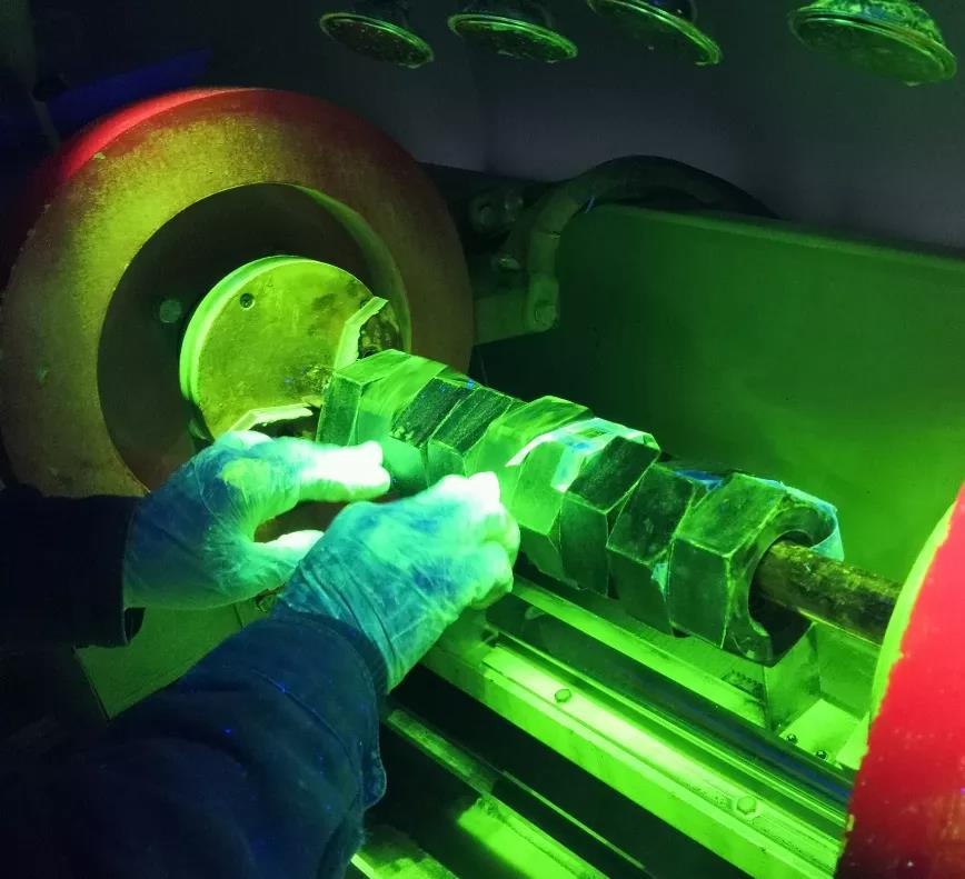 如何對螺栓螺母進行正確磁粉探傷 如何對螺栓螺母進行正確磁粉探傷